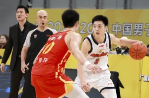 宝威体育app下载-胡明轩出战18分钟，投篮1中0、罚球4中2得到2分1篮板3助攻